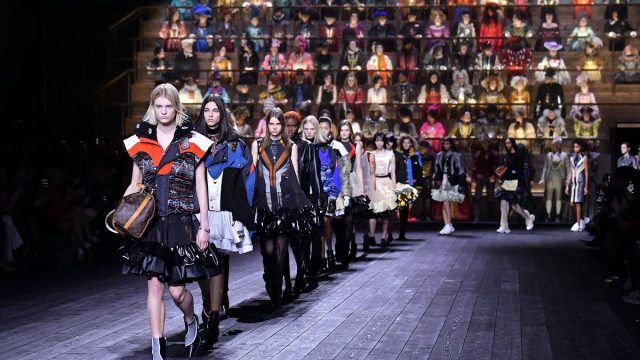 شاهدي معنا عرض Louis Vuitton لربيع وصيف 2021