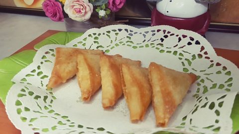 خطوات تجهيز سمبوسة بالجبن الأصفر