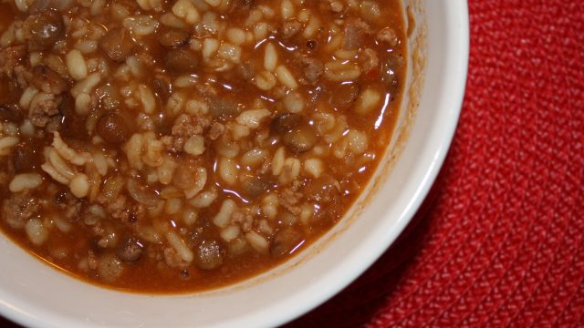 خطوات تجهيز شوربة البرغل باللحم