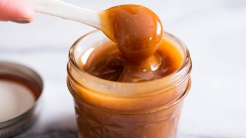 كيفية إعداد صوص الكراميل