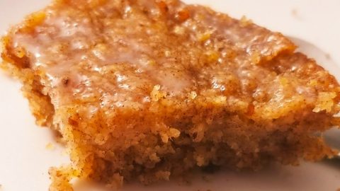 خطوات تجهيز بسبوسة التمر