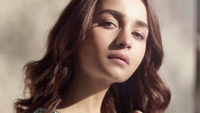 نصائح خبراء التجميل لرسم الحاجبين باحتراف