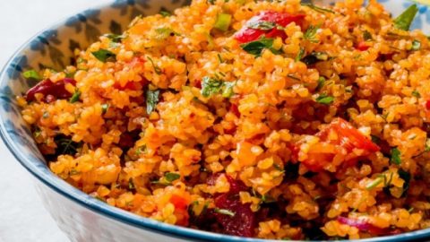 خطوات إعداد سلطة البرغل التركية