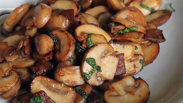 طريقة لذيذة لإعداد الفطر المقلي