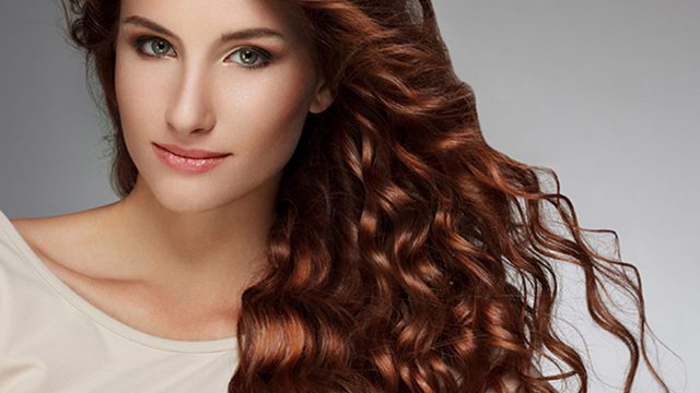 أفضل خلطات طبيعية لتكثيف الشعر