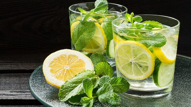 5 فوائد صحية لشرب ماء الليمون عند الاستيقاظ من النوم