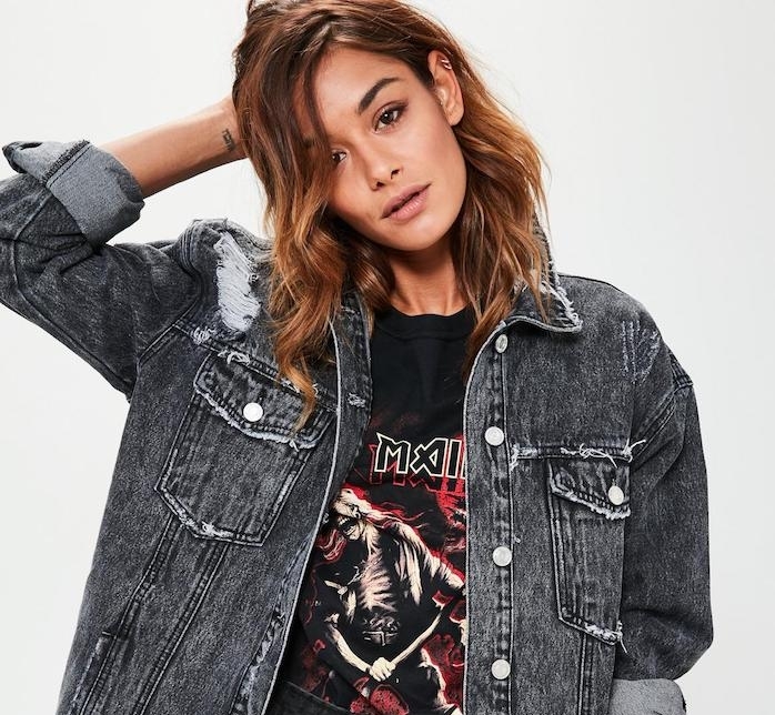 التي شيرت المطبوع