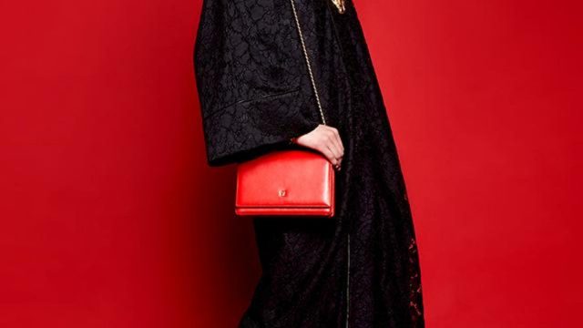 تشكيلة عبايات من المخمل لإطلالات راقية وساحرة