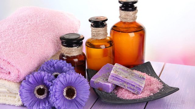 أفضل زيوت الجسم التي عليك تجربتها هذا الربيع