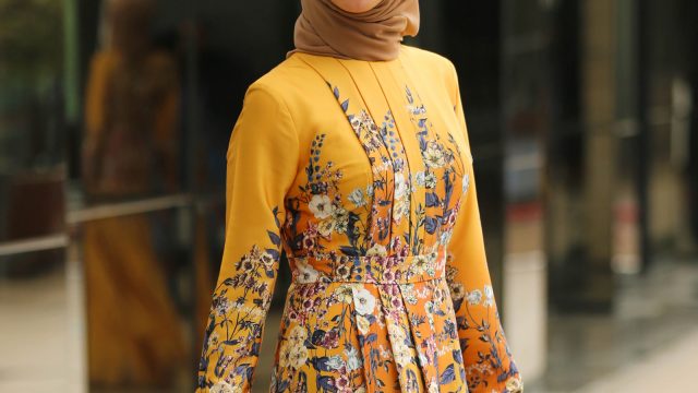 تشكيلة رائعة من الفساتين لإطلالات أنيقة في سهرات رمضان الكريم