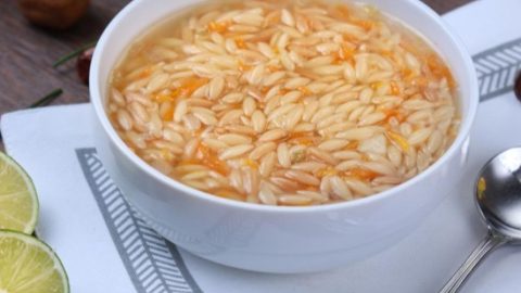 خطوات تجهيز شوربة لسان عصفور