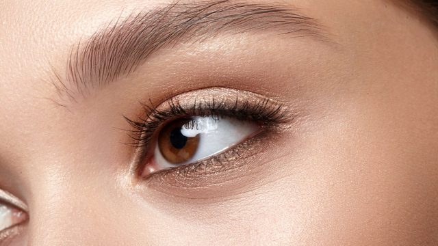 ماهو المكياج المناسب للعيون بنية اللون؟