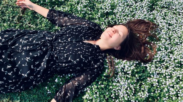 موضة القرن التاسع عشر تعود من جديد وتغزو الشبكات الاجتماعية