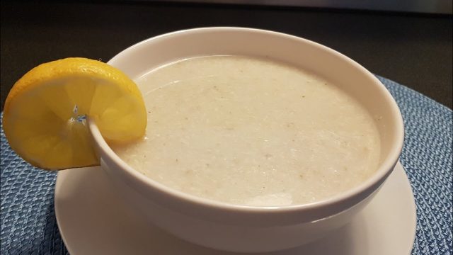 كيفية تجهيز شوربة الكويكر بالحليب