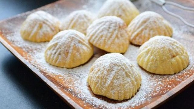 خطوات تجهيز كعك العيد بالشوكولاته والحلقوم