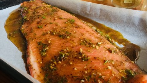 خطوات تجهيز تتبيلة سمك السلمون