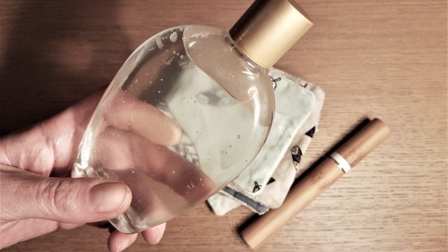 اكتشفي معنا أفضل مزيل مكياج عيون عليك اختياره