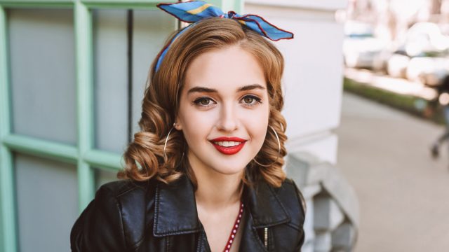 تسريحات التسعينات تعود من جديد مع العودة المدرسية