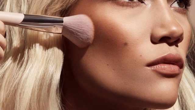 نصائح لاختيار فرشاة تطبيق البرونزر المناسبة