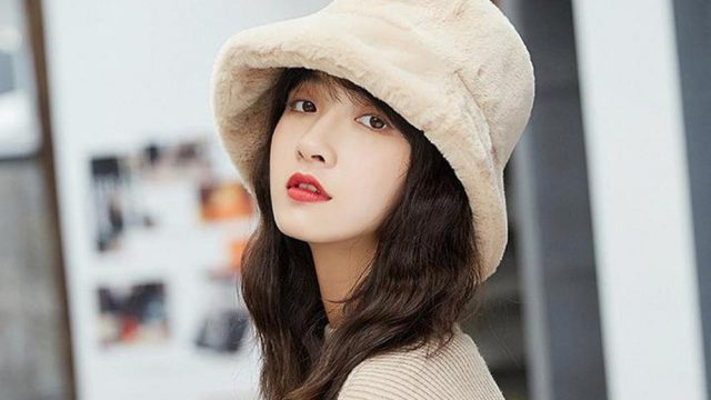 هذه القبعة المذهلة انتشرت بسرعة وأصبحت من اتجاهات الموضة في وقت قصير