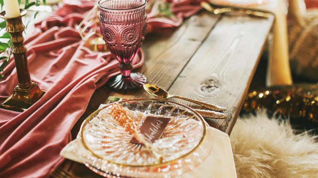 بالصور: أفكار لتزويق طاولة العشاء في حفلة نهاية السنة