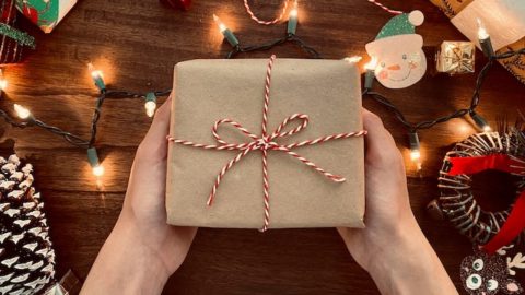 اكتشفي معنا هذه الهدايا الذهبية الرائعة من أشهر العلامات التجارية