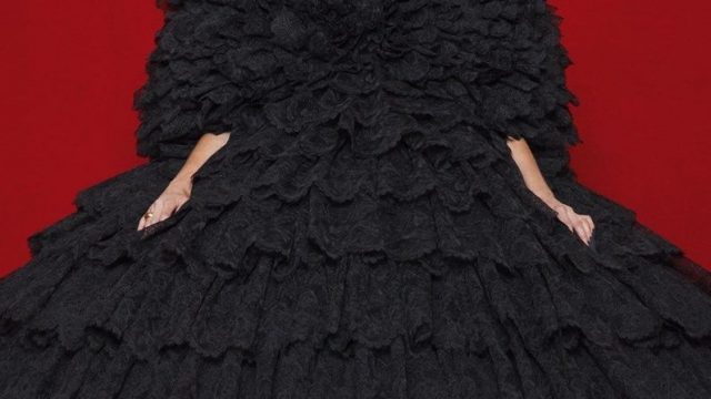 تشكيلة الملابس الجاهزة لربيع وصيف 2022 من BALENCIAGA