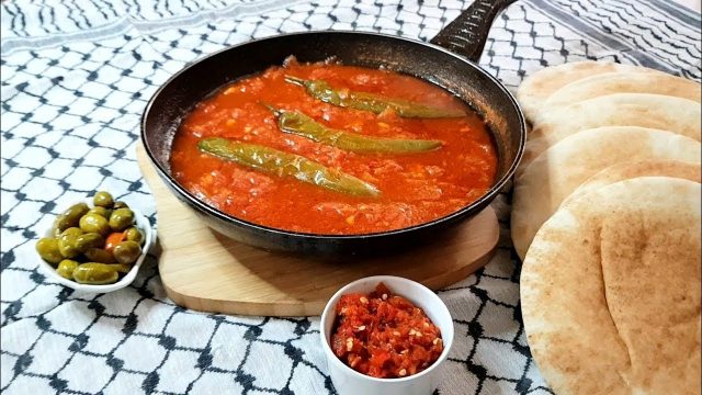 طريقة تجهيز قلاية البندورة الحارة
