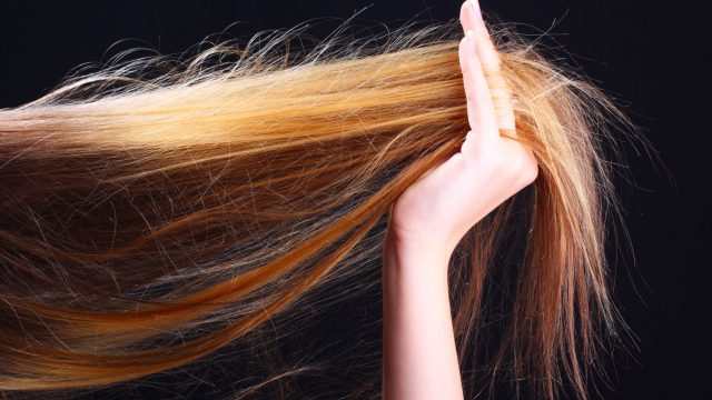 وصفات طبيعية للعناية بالشعر التالف