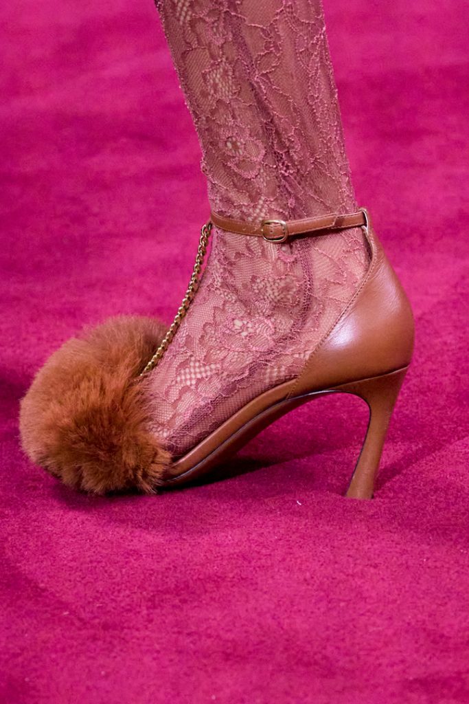 موديلات أحذية فرو لشتاء 2025