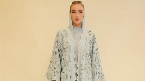 عبايات دانتيل راقية تودعين بها خريف 2025 بأناقة