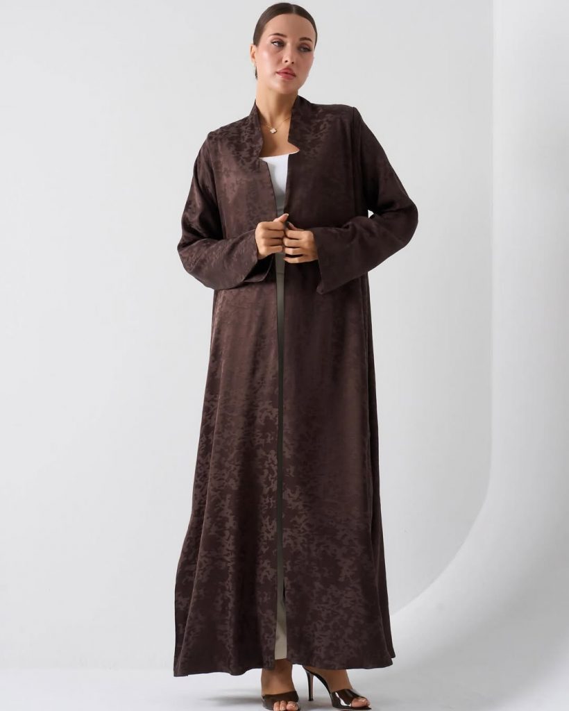 تنسيق العبايات الترابية