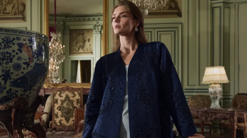 10 أفكار أنيقة لتنسيق عبايات فخمة لسهرة رأس السنة 2026